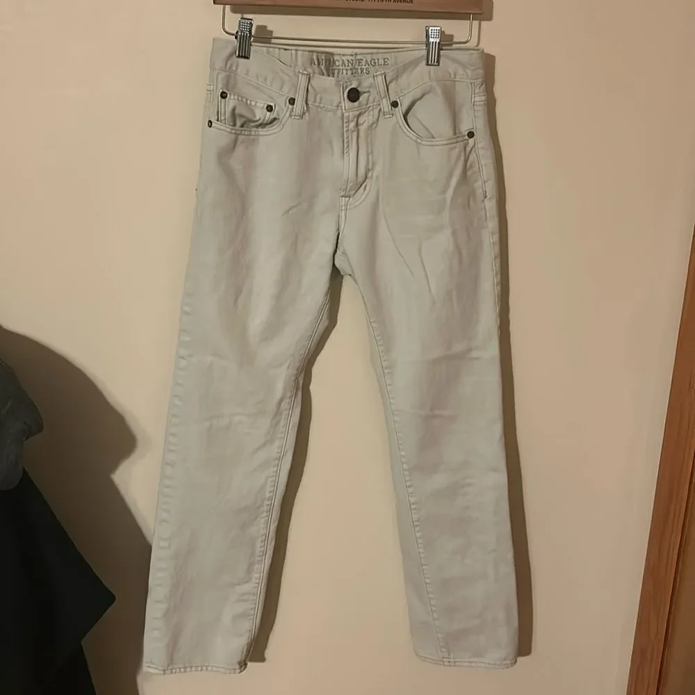 American Eagle slim straight Bone Jeans Size 29
